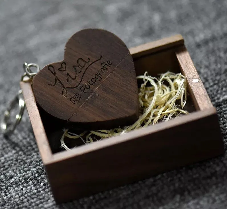 16Gb 3.0 Walnut Heart Shape USB with wooden Box