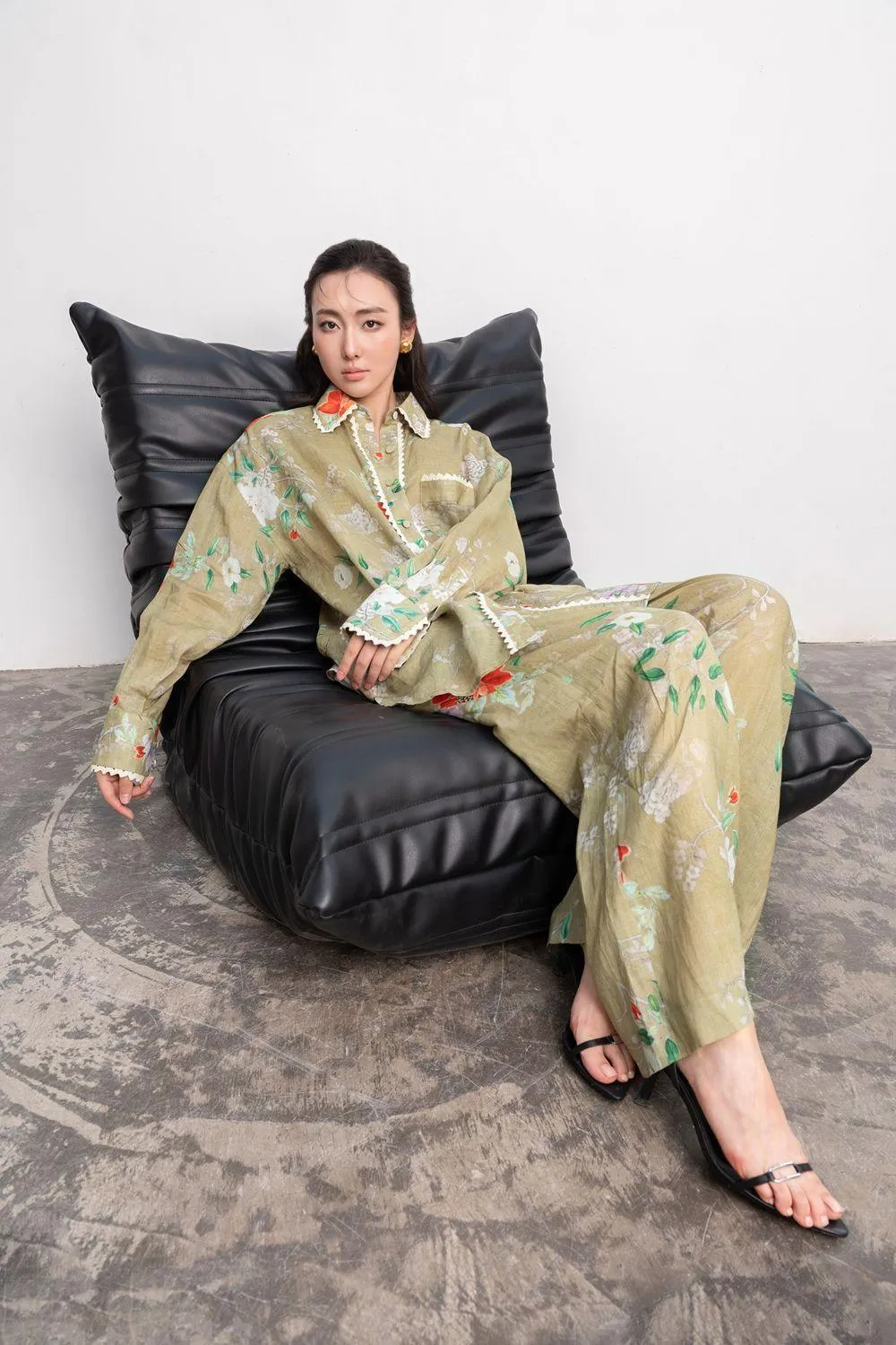 Adriel A-line Puffy Sleeved Linen Midi Dress