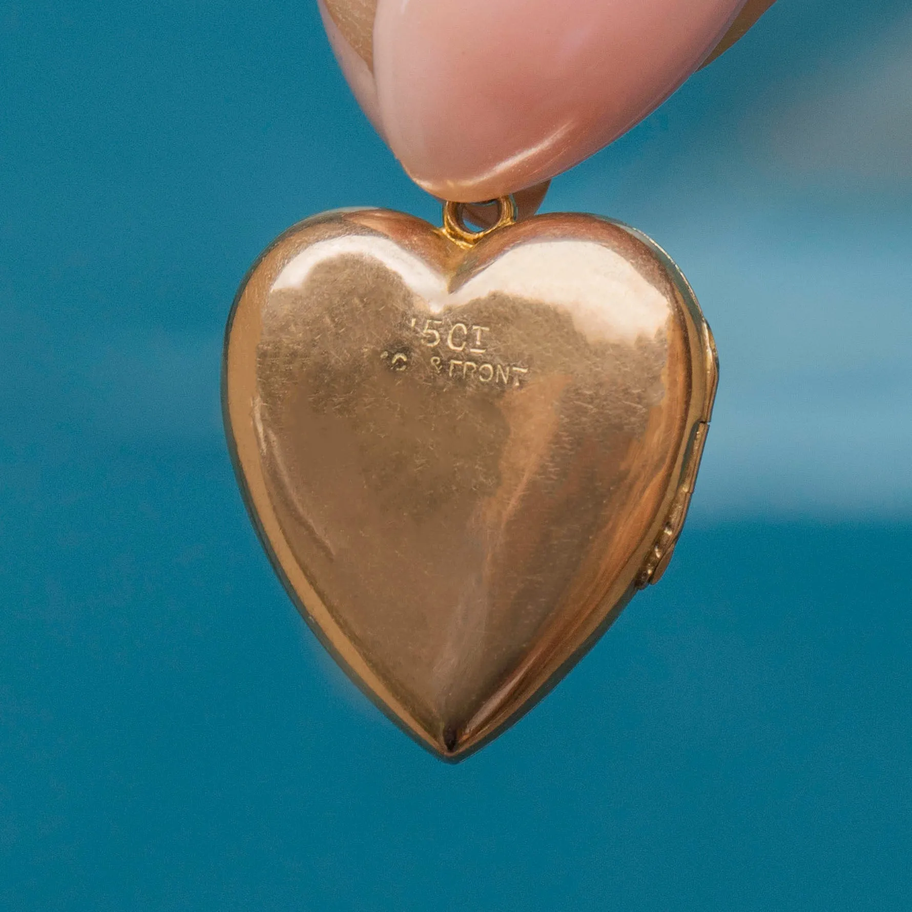 Antique 15ct Gold Puffy Heart Locket