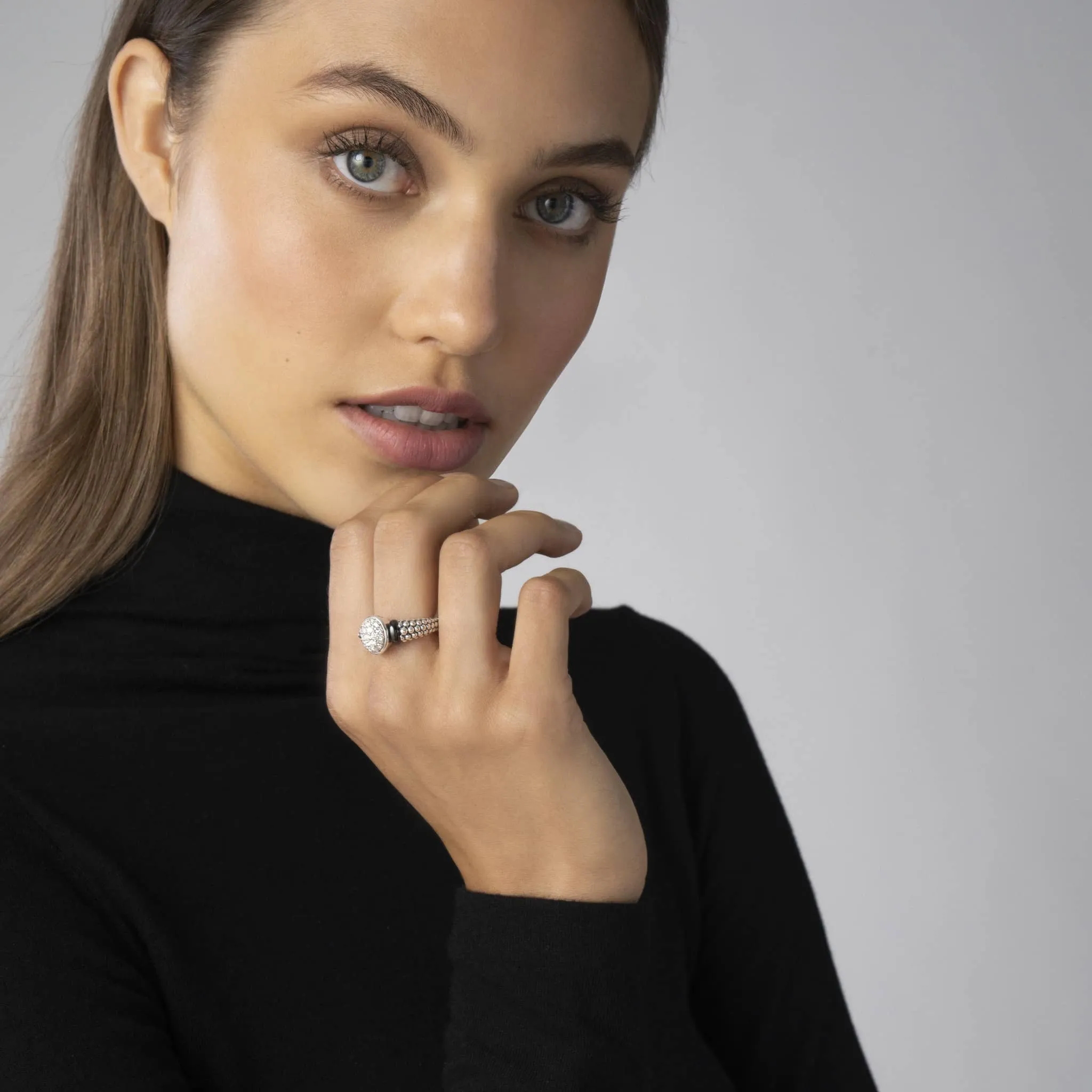 Black Caviar Circle Ceramic Caviar Diamond Ring