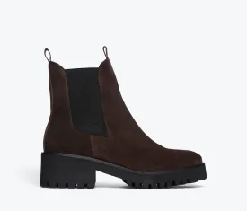Certainly! To optimize the title of the product, we should aim to include key descriptors that highlight its features, target audience, and any other relevant details. Heres an optimized version:

Brooke Womens Weatherproof Rain Boot with Non-Slip Sole