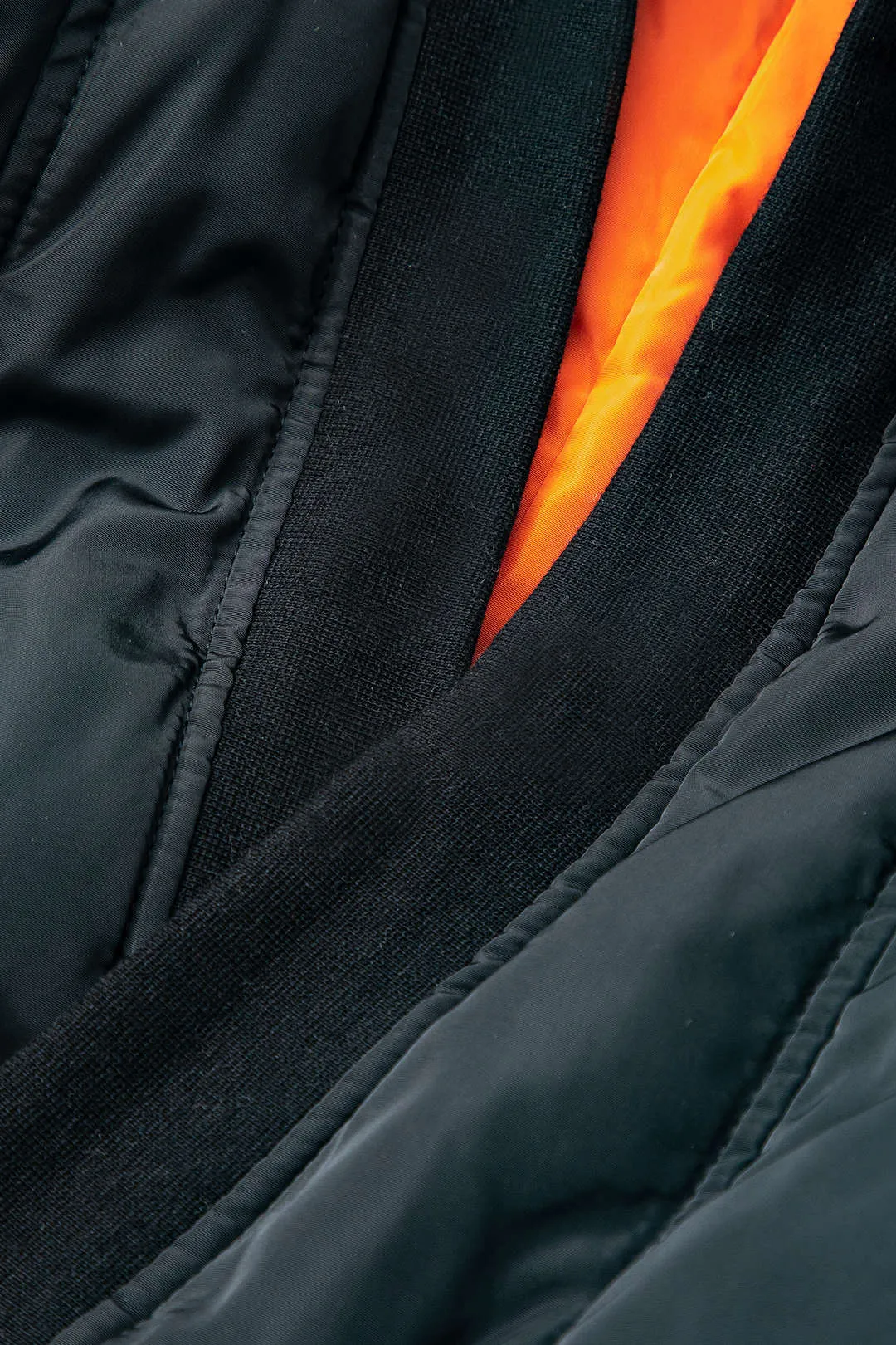 Contrast Belted V-neck Puffer Coat