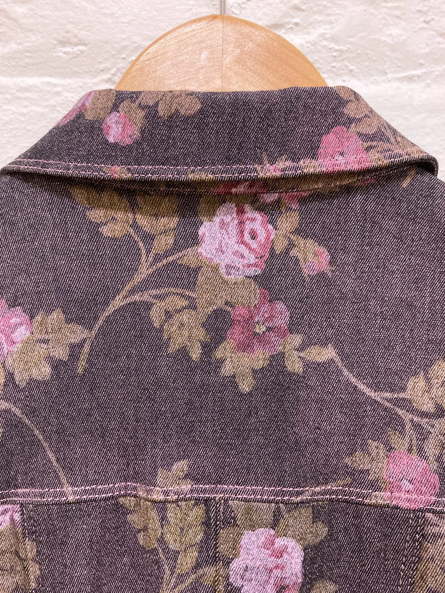 Evex by Krizia purple pink denim floral print trucker jacket jeans suit