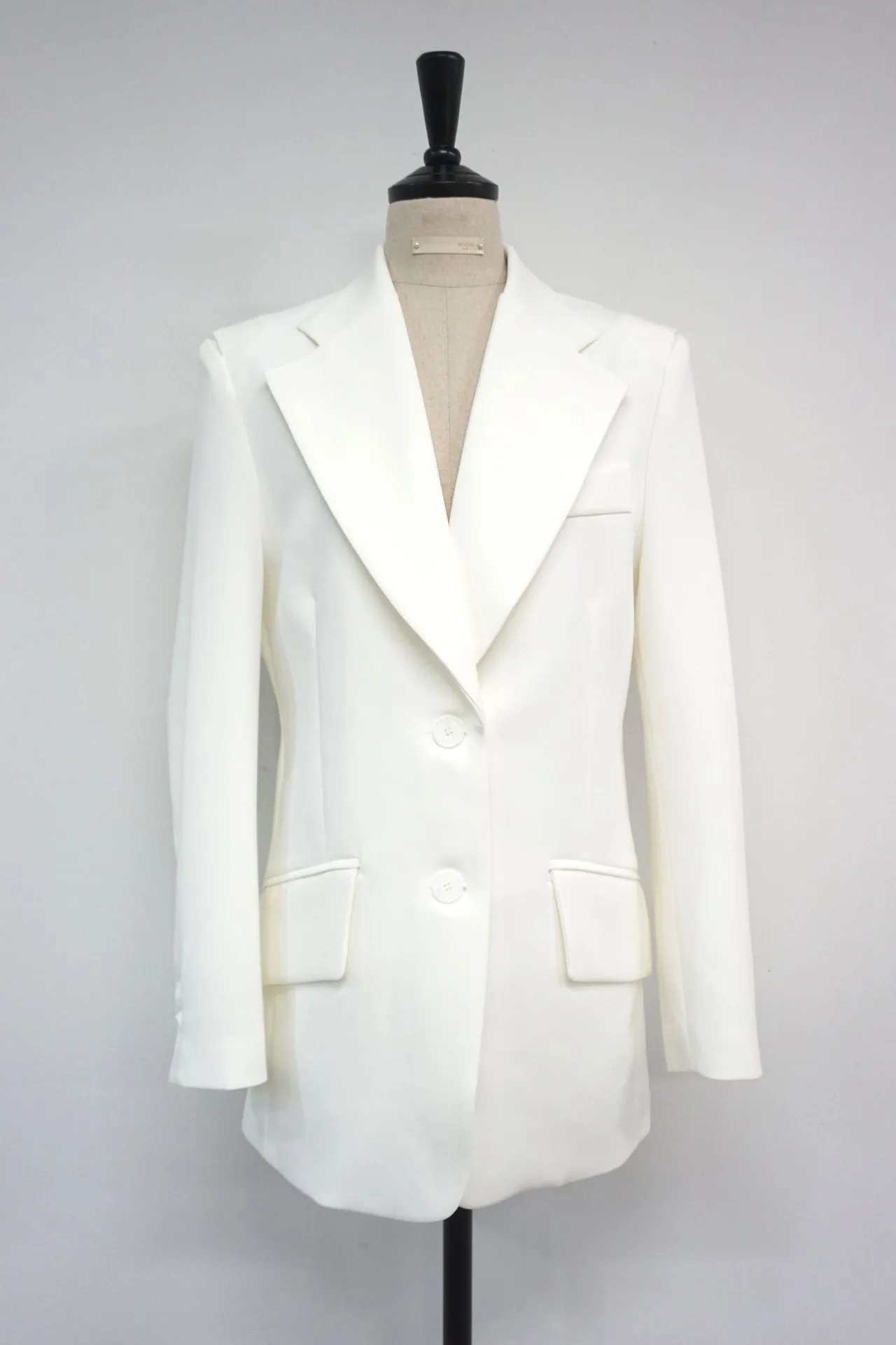 SLIT SHOULDER LONG TAILORED SUIT BLAZER